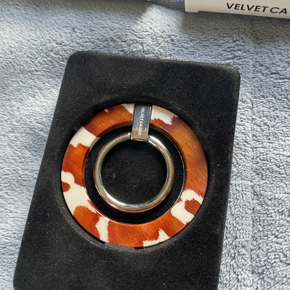 Velvet Caviar Magnetic Grip Ring Set – Cow Print Brown & Disco Cowgirl - Picture 5 of 8